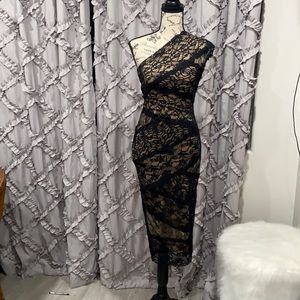 XS blk off the shoulder lace dress